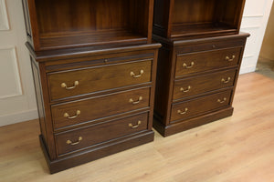 Vintage kasten, klassieke Engelse boekenkast, mahoniehout