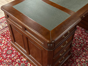 Vintage bureau, klassiek Engels bureau, mahoniehout, groen leer, 607