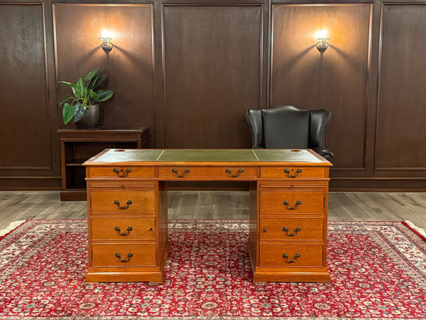 Vintage-Schreibtisch, klassischer englischer Schreibtisch, Mahagoni, grünes Leder, 651