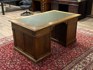 Vintage-Schreibtisch, antiker englischer Schreibtisch, Eichenholz, grünes Leder, 678