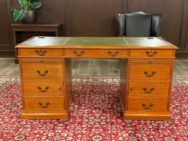Vintage-Schreibtisch, klassischer englischer Schreibtisch, Mahagoni, grünes Leder, 651