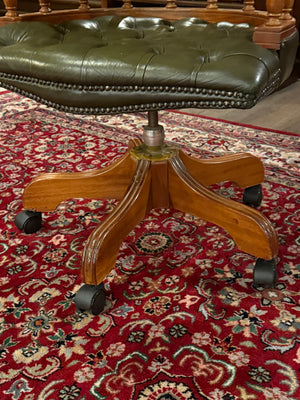 Vintage stoel, Chesterfield, eikenhout, groen leer, 126