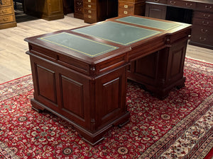 Bureau vintage, bureau anglais classique, acajou, cuir vert, 691