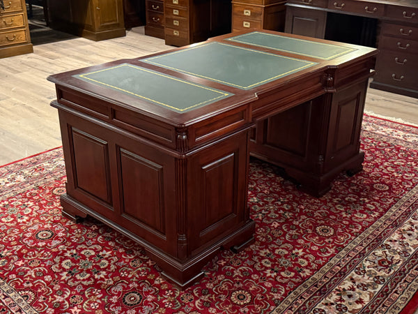 Bureau vintage, bureau anglais classique, acajou, cuir vert, 691