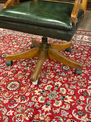 Vintage-Sessel, Chesterfield, Mahagoni, grünes Leder, 106