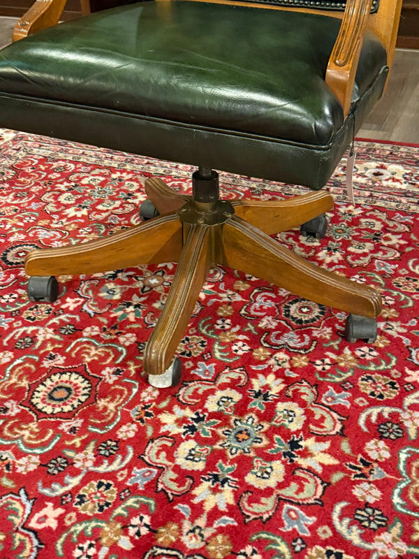 Vintage-Sessel, Chesterfield, Mahagoni, grünes Leder, 106