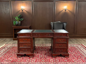 Vintage bureau, klassiek Engels bureau, mahoniehout, groen leer, 656