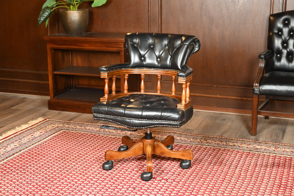 Chaise vintage, cuir noir, acajou, Chesterfield, 248