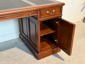 Vintage bureau, klassiek Engels bureau, mahoniehout, zwart leer, 706