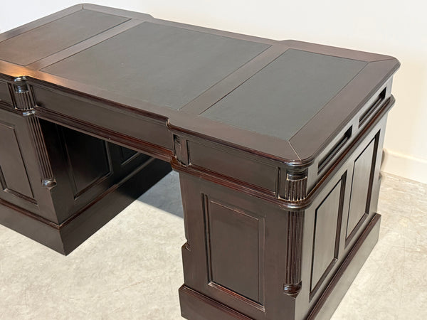 Vintage bureau, klassiek Engels bureau , mahoniehout, zwart leer, 708