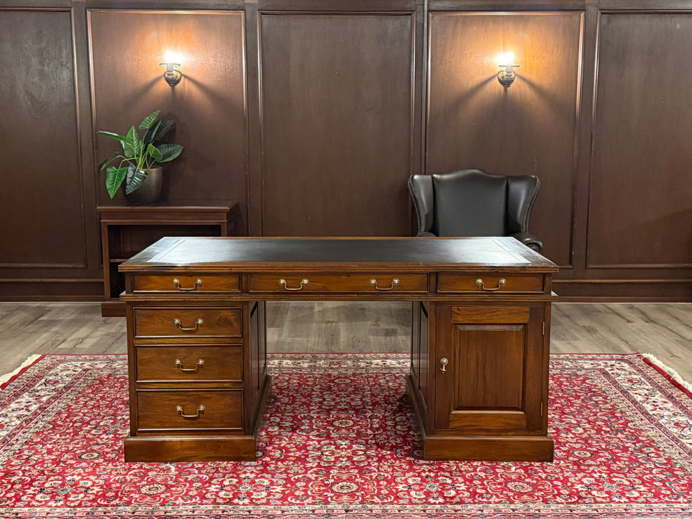 Bureau vintage, bureau anglais classique, acajou, cuir bleu marine, 646