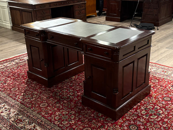 Vintage bureau, klassiek Engels bureau, mahoniehout, bruin leer, 618