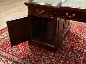 Vintage-Schreibtisch, Partnerdesk, klassischer englischer Schreibtisch, Mahagoni, grünes Leder, 653