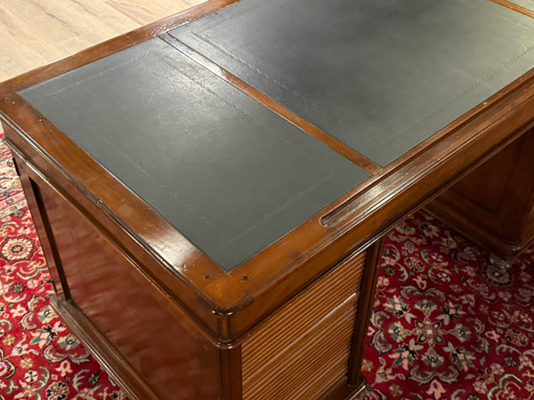 Bureau vintage, bureau anglais classique, acajou, cuir bleu, 690