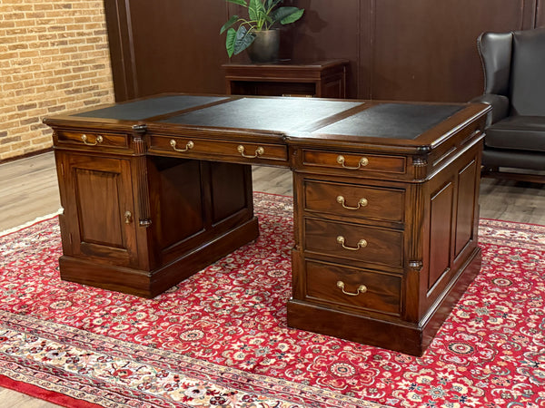 Vintage bureau, klassiek Engels bureau, mahoniehout, zwart leer, 658