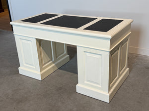 Vintage bureau, wit, klassiek Engels bureau, mahoniehout, zwart leer, 704