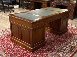 Vintage bureau, klassiek Engels bureau, mahoniehout, groen leer, 635