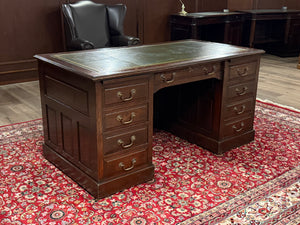 Vintage bureau, antiek Engels bureau, eikenhout, groen leer, 663