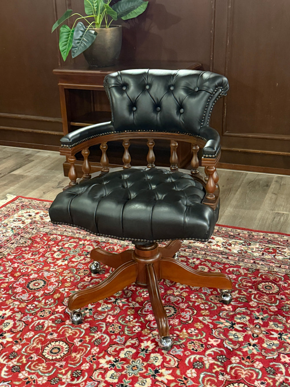 Vintage-Sessel, Chesterfield, Mahagoni, schwarzes Leder, 108