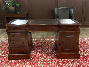 Vintage bureau, klassiek Engels bureau, mahoniehout, bruin leer, 618