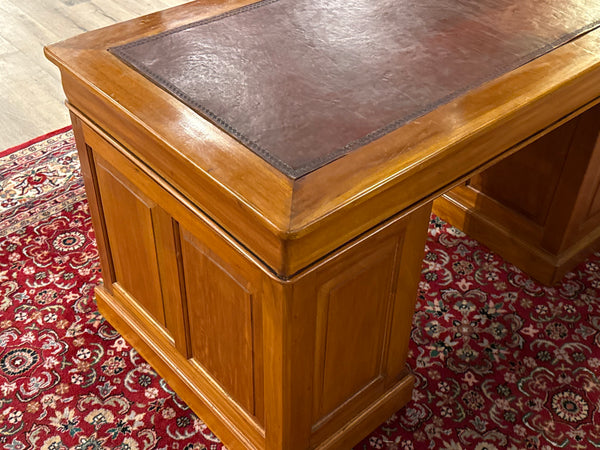Vintage bureau, klassiek Engels bureau, mahoniehout, rood leer, 628