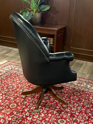 Vintage stoel, Chesterfield, eikenhout, zwart leer, 117
