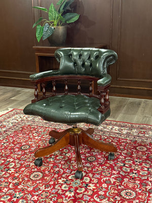 Vintage-Sessel, Chesterfield, Mahagoni, grünes Leder, 104