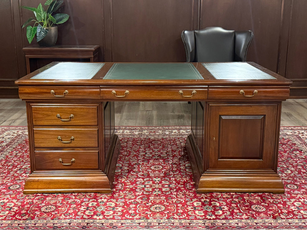 Vintage-Schreibtisch, Partnerdesk, klassischer englischer Schreibtisch, Mahagoniholz, grünes Leder, 673