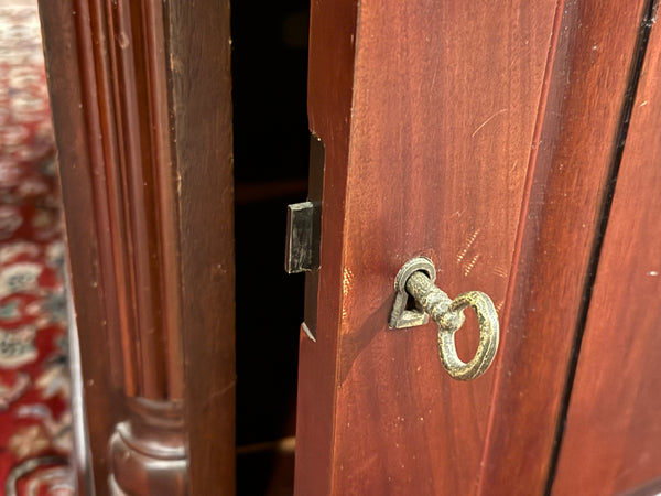 Vintage bureau, partnerdesk, klassiek Engels bureau, mahoniehout, groen leer, 634