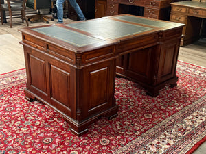 Vintage bureau, klassiek Engels bureau, mahoniehout, groen leer, 626