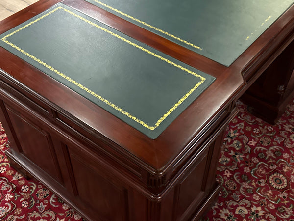 Bureau vintage, bureau anglais classique, acajou, cuir vert, 684