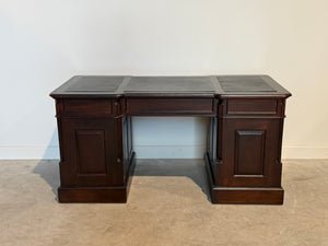 Vintage bureau, klassiek Engels bureau, mahoniehout, groen leer, 701