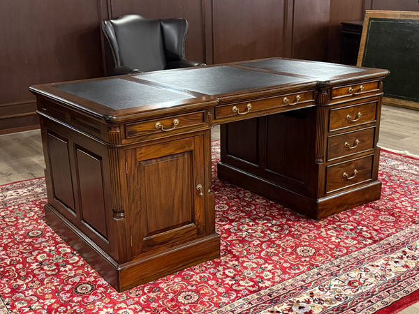 Vintage bureau, klassiek Engels bureau, mahoniehout, zwart leer, 658