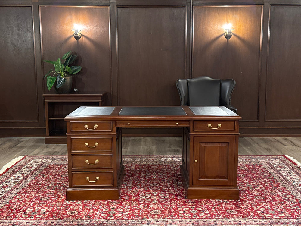 Vintage bureau, klassiek Engels bureau, mahoniehout, zwart leer, 629