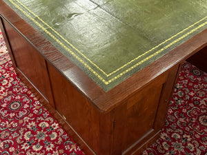 Vintage bureau, klassiek Engels bureau, partnerdesk, eikenhout, groen leer, 670