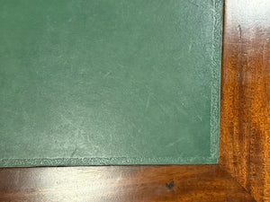 Vintage bureau, klassiek Engels bureau, mahoniehout, groen leer, 676