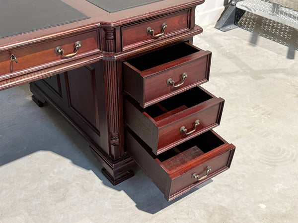 Vintage bureau, klassiek Engels bureau, mahoniehout, zwart leer, 688