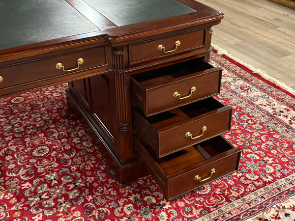 Vintage-Schreibtisch, Partnerdesk, klassischer englischer Schreibtisch, Mahagoni, grünes Leder, 653