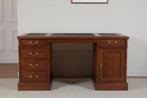 Regent 160x80 Amber, classic English desk, solid mahogany