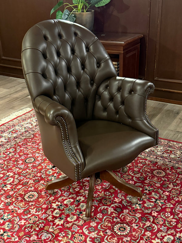 Vintage stoel, Chesterfield, eikenhout, bruin leer, 118