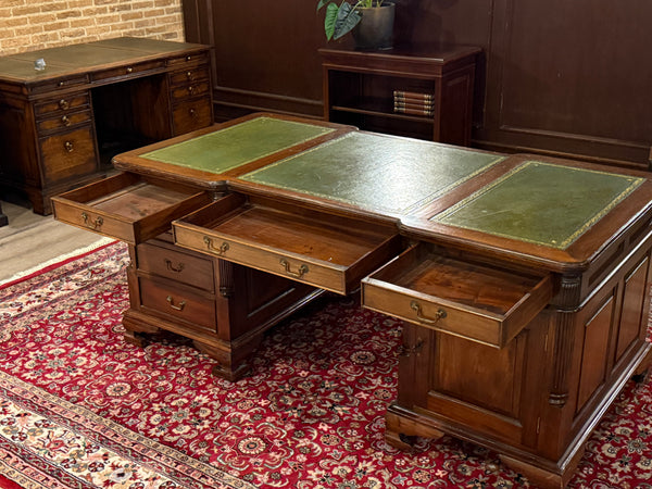Bureau vintage, bureau double, bureau anglais classique, chêne, cuir vert, 687