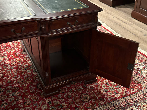 Vintage bureau, partnerdesk, klassiek Engels bureau, mahoniehout, groen leer, 615