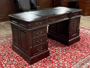 Bureau vintage, bureau anglais classique, acajou, cuir vert, 649