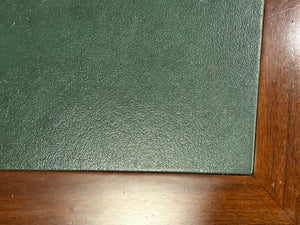 Vintage bureau, klassiek Engels bureau, mahoniehout, groen leer, 620