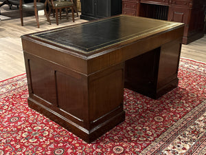 Vintage bureau, klassiek Engels bureau, eikenhout, zwart leer, 612