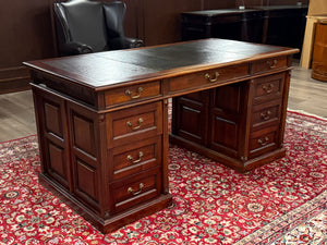 Vintage bureau, klassiek Engels bureau, mahoniehout, bruin leer, 675