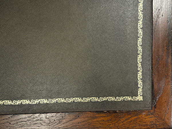Vintage-Schreibtisch, klassischer englischer Schreibtisch, Eichenholz, grünes Leder, 685