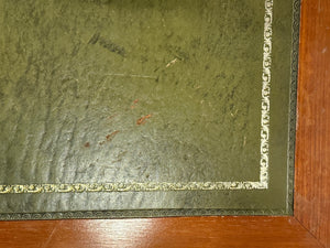 Vintage-Schreibtisch, klassischer englischer Schreibtisch, Mahagoni, grünes Leder, 651