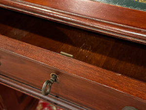 Vintage bureau, klassiek Engels bureau, mahoniehout , groen leer, 614