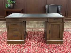 Bureau vintage, bureau anglais classique, chêne, cuir noir, 650